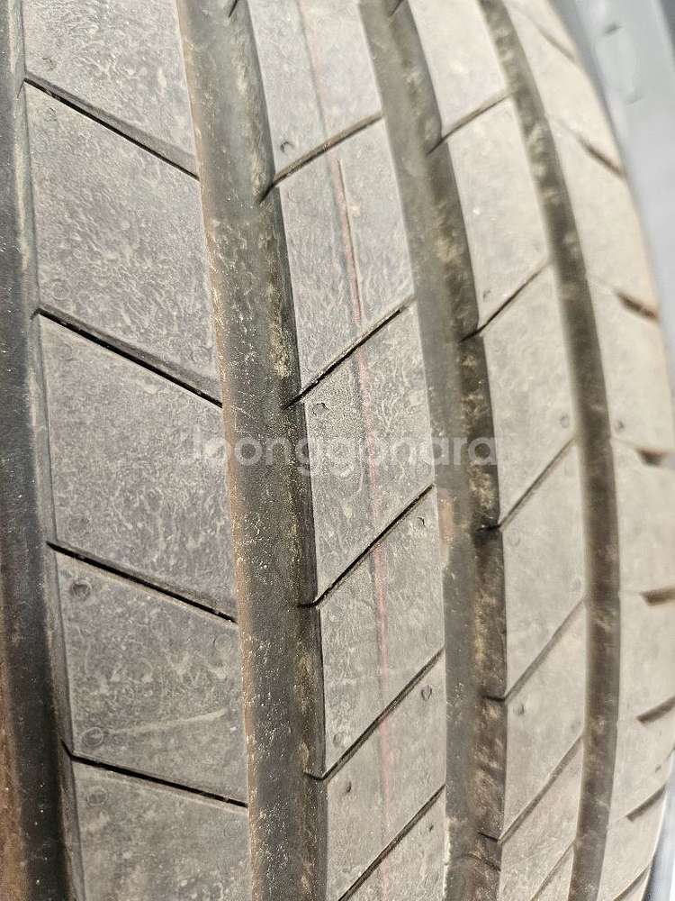 브릿지스톤 225-55-18 임판타이어4본--5