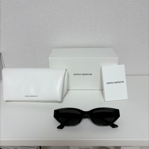 젠틀몬스터 로코코 블랙 선글라스