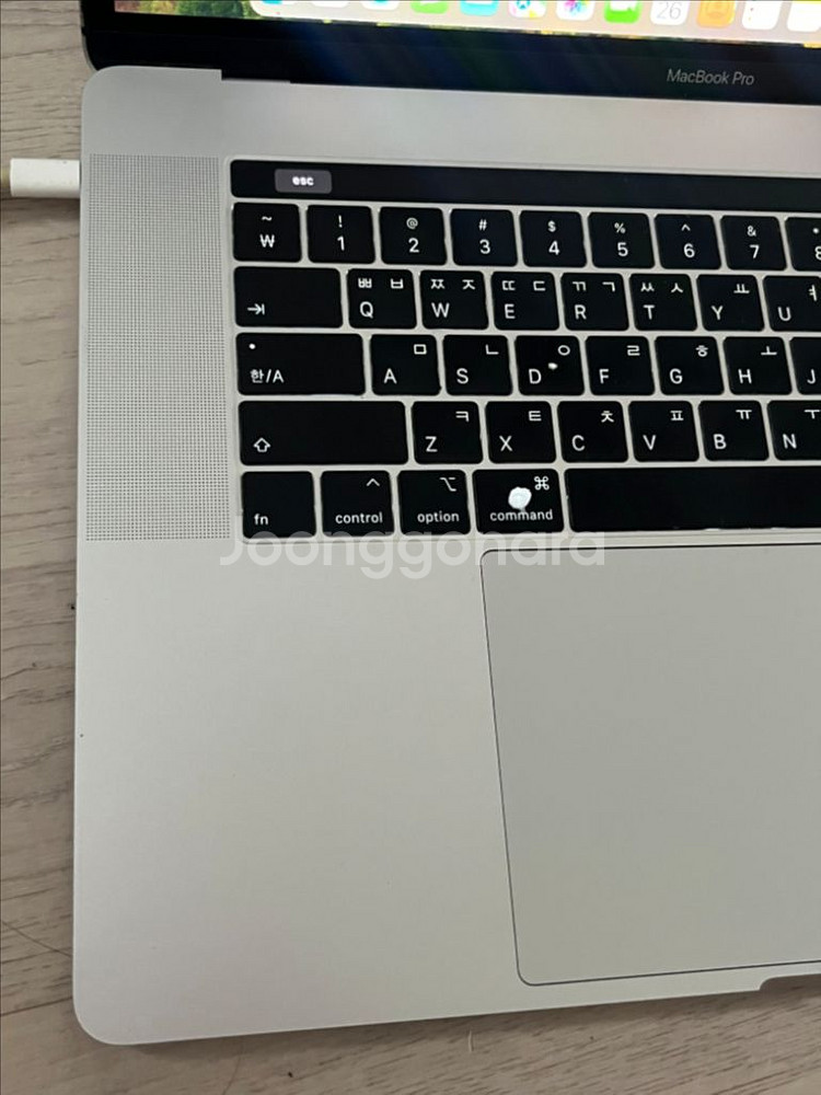 2018 맥북프로 15인치 256gb 터치바 고급형--1