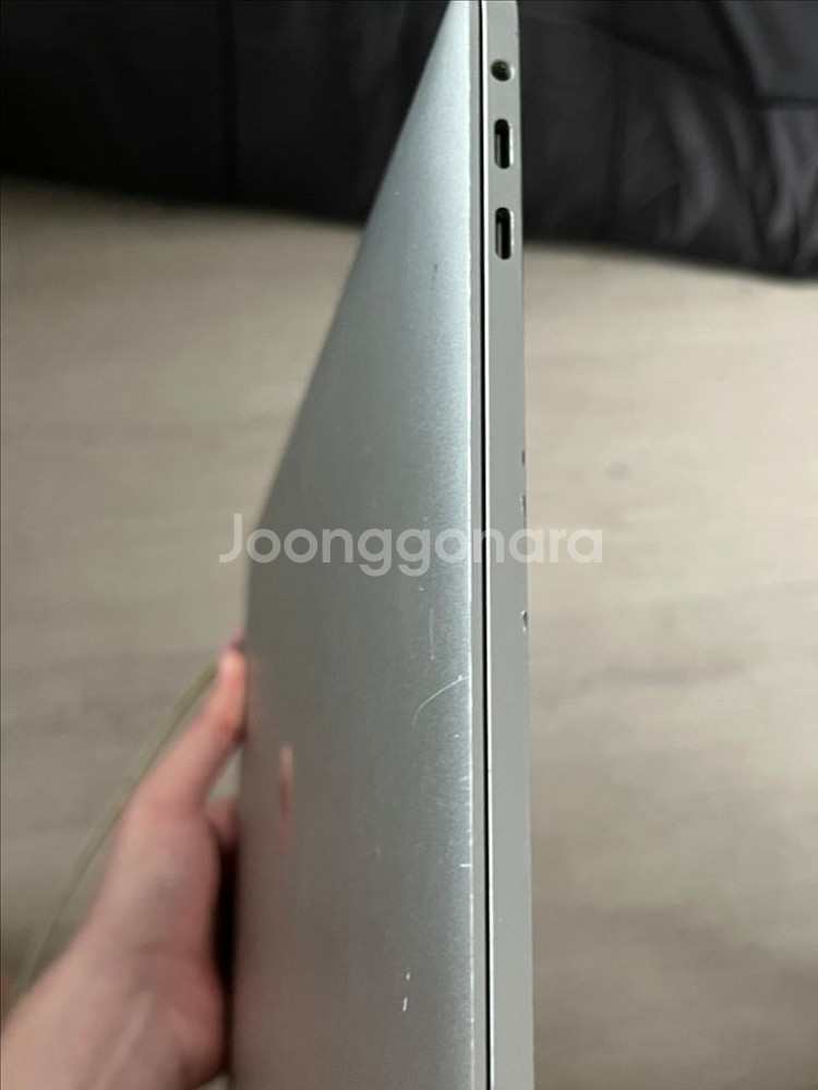 2018 맥북프로 15인치 256gb 터치바 고급형--4