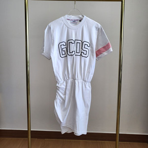 GCDS 원피스 판매합니다