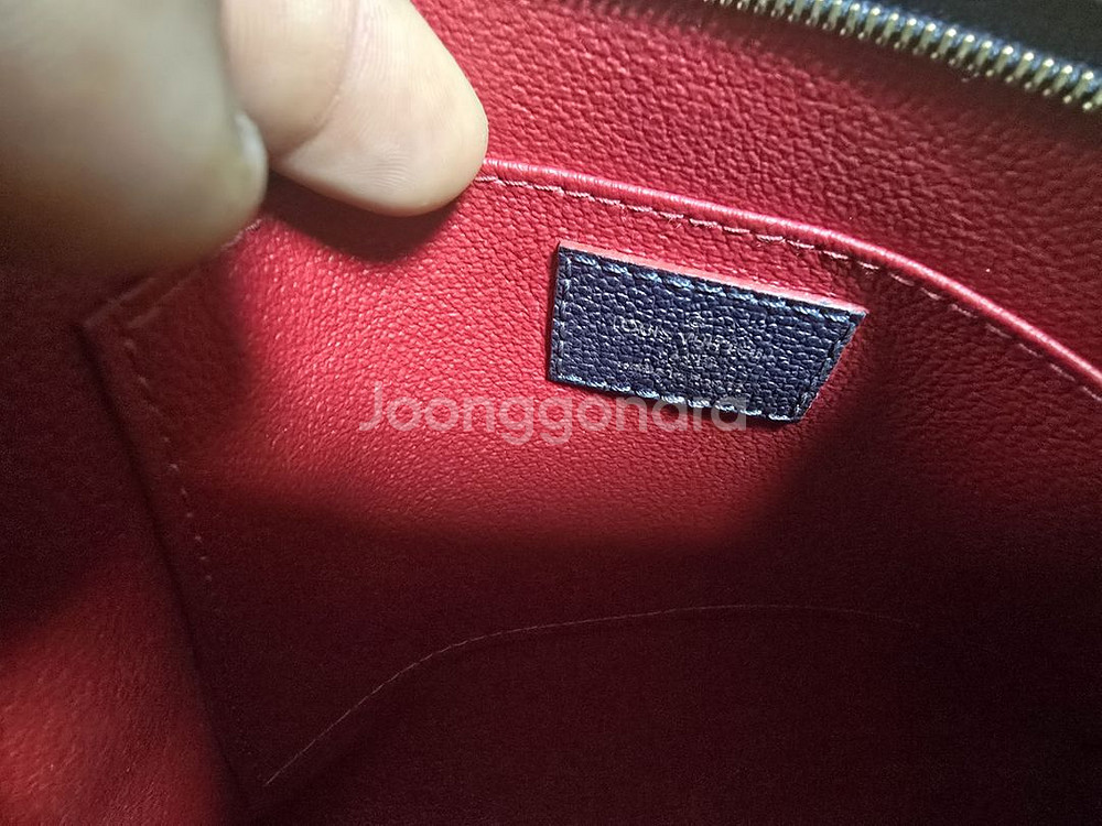 루이비통 토일렛 클러치 다크블루--4