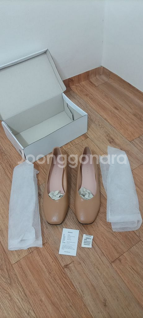 미개봉) 새상품) 여성구두 240 mm--7