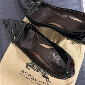 버버리 펌프스 하이힐