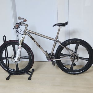 세븐솔라 16인치 XTR 젠티스 힐 550만