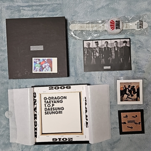 빅뱅 메이드 풀앨범 단체와 10주년콘서트 팔찌 등