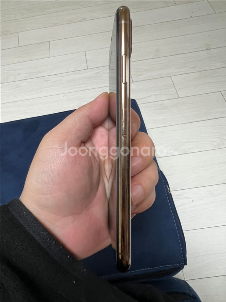 아이폰 Xs Max 골드 팝니다--3