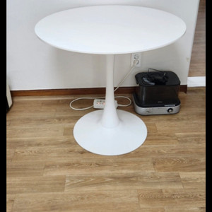 지름 80cm 흰색 테이블