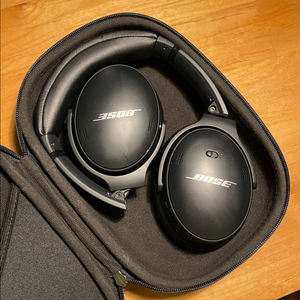 Bose QC45 노이즈캔슬링 헤드폰