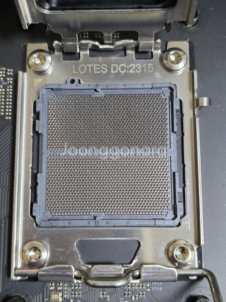 NZXT N7 B650E 블랙 풀박스--2