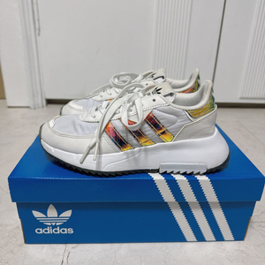 아디다스 정품 레트로피 F2 홀로그램 HQ8539 22