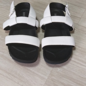 (240)ROVERS 샌들