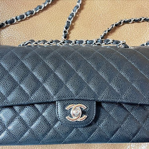 샤넬 클래식 미듐 캐비어