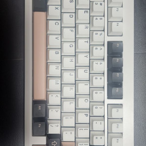 gmk81 키보드 베어본 혹은 세트 팝니다.