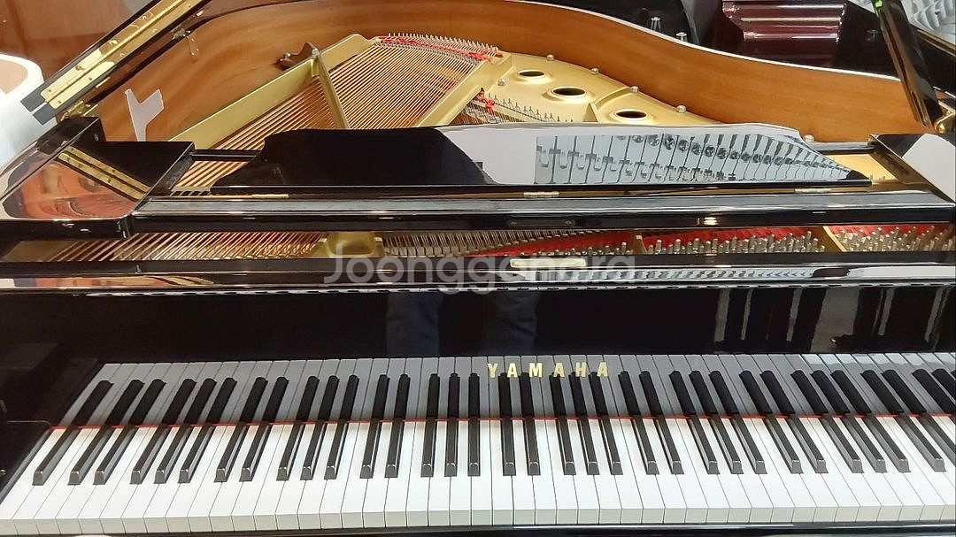 야마하 베이비그랜드피아노 팝니다--0