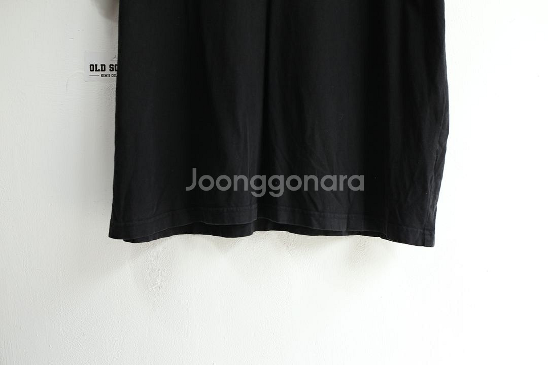 게스 블랙 반팔티셔츠 XL사이즈--2