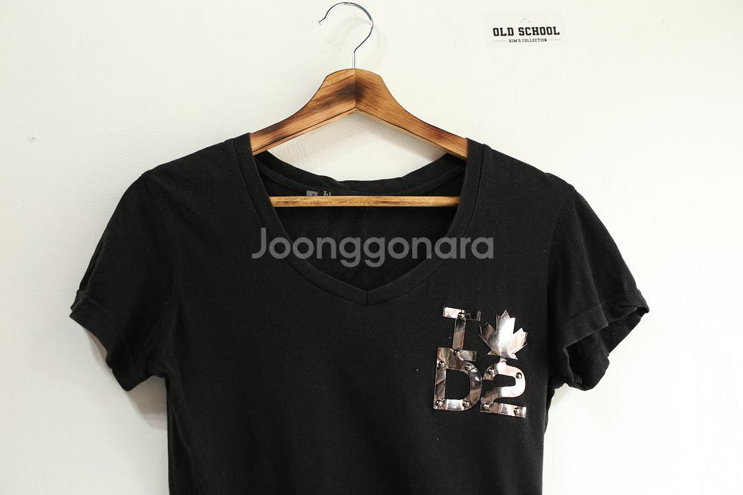 디스퀘어드 반팔 블랙티셔츠 S사이즈--1