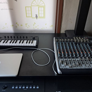 오디오믹서+NI m32 마스터키보드+맥북 2015