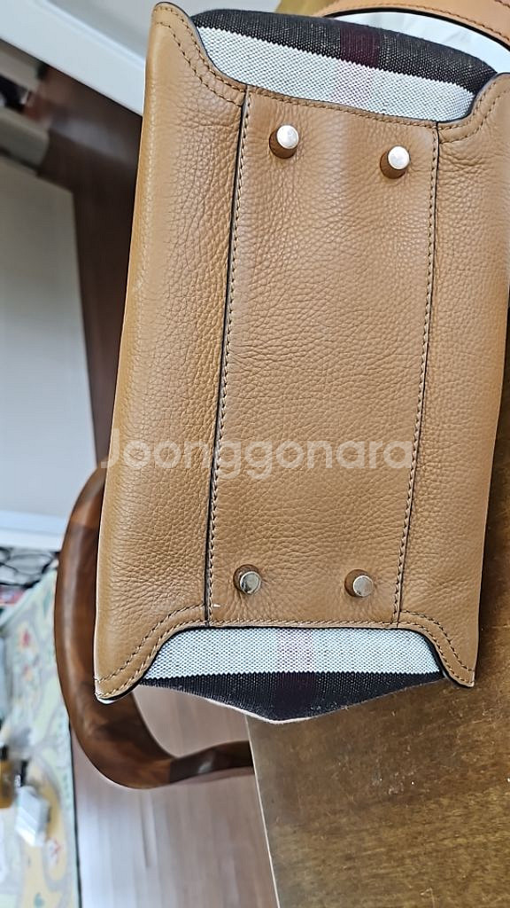 (정품)버버리 가죽 숄더백 브라운--5