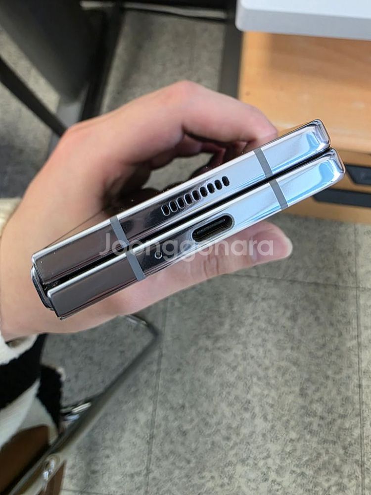 폴드5 512 판매합니다--1