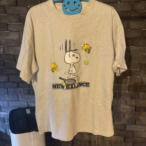 뉴발란스X스누피 남성반팔티 중고[XL]