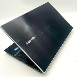삼성15인치 i5 램8기가 SSD탑재 노트북
