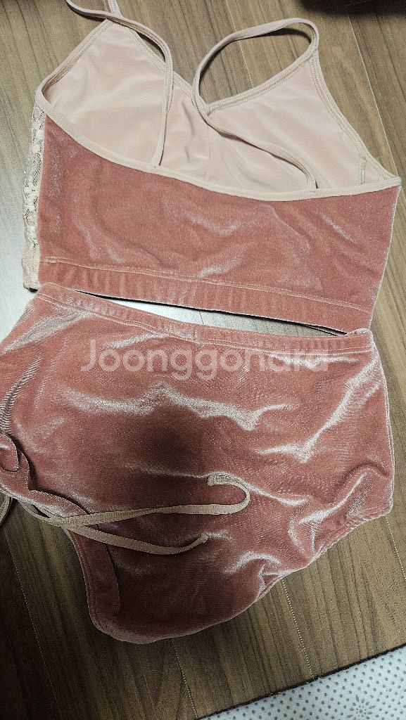 폴루시폴웨어 한정판 벨벳 새상품 S--1