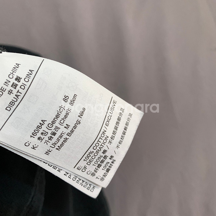 M 나이키 우먼스 에센셜 센터 스우시 오버핏 반팔티--1
