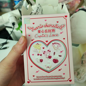 산리오 큐피드 피규어 팝니다