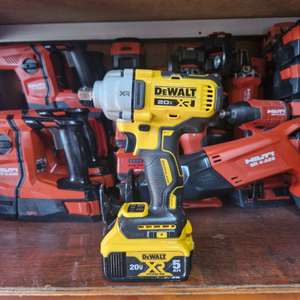 디월트충전임팩렌치DCF892 미드토크 속도조절. 거의쌔