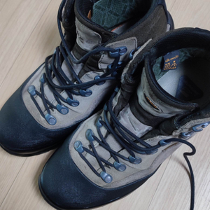 등산화 AKU VIBRAM UK9/EUR43/280mm