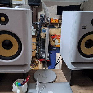 상태 최상 KRK 8인치 모니터 스피커 1조