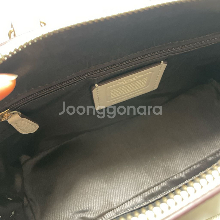 코치 미니 시에라 사첼백 초크 (아이보리)--2