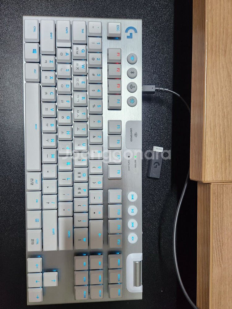 로지텍 G913TKL 화이트 택타일 판매(24년2월구매--1