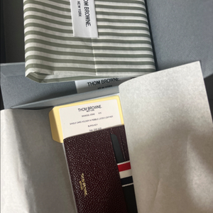 톰브라운 카드지갑 새상품