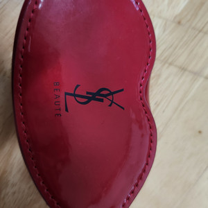 입생로랑 파우치