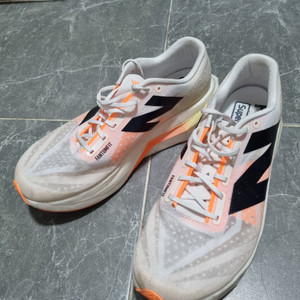 뉴발란스 엘리트 v4 2702E