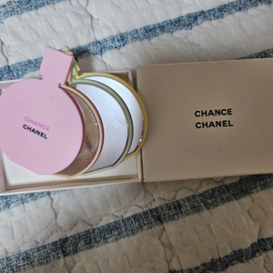 샤넬 샹스 거울