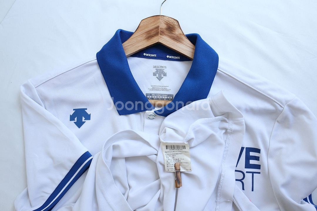 데상트 반팔 화이트티셔츠 95사이즈--4