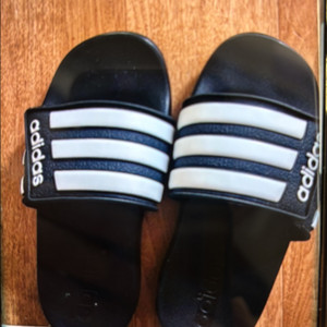 아디다스 키즈 180