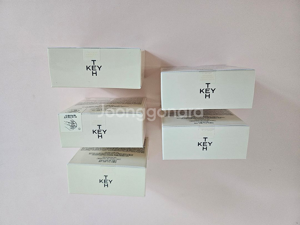 키스 퍼퓸드 핸드크림 70ml 미개봉 새제품 (빨간색)--3