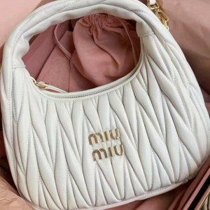[miu miu](정품) 미우미우 토트백 판매합니다