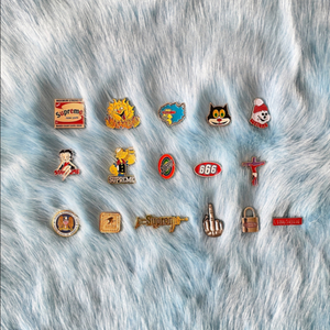 Supreme Pin 슈프림 핀,뱃지
