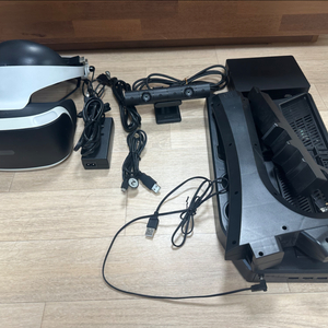 ps4 vr 2세대 2번세트 + 거치대 팝니다!!