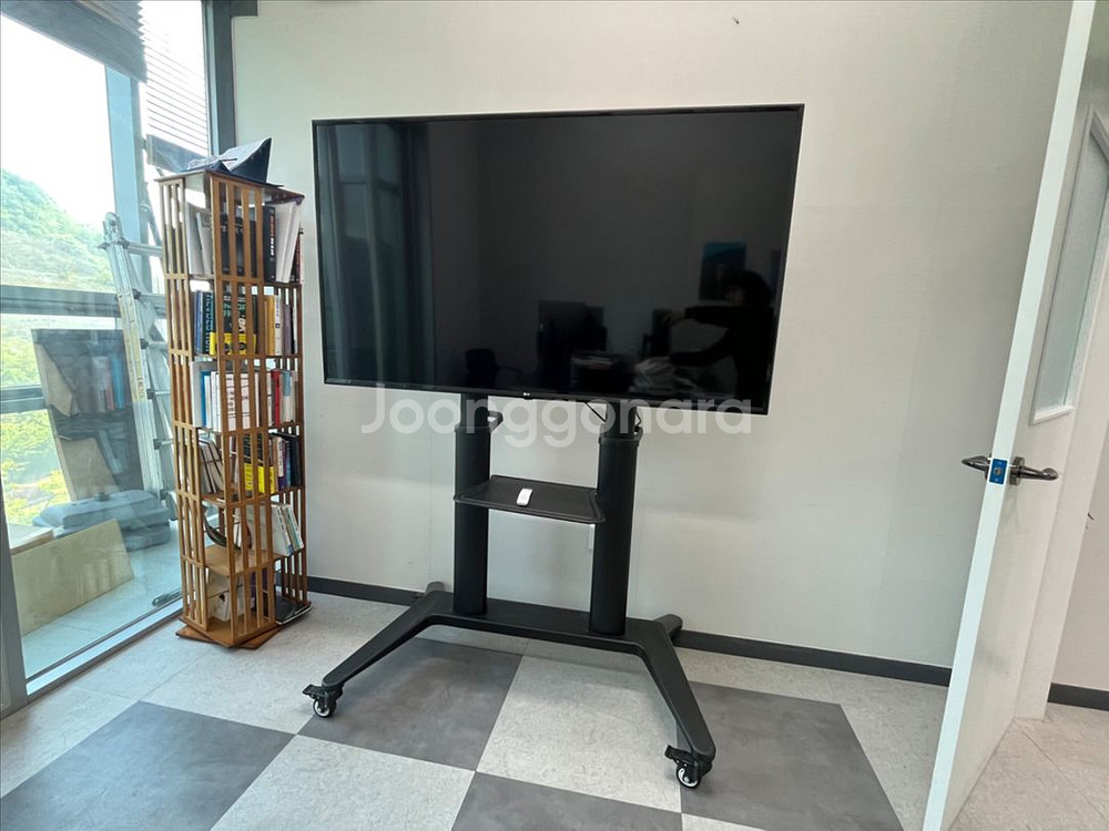 LG 65인치 4K 스마트 UHD TV--1