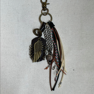 Vintage Wing Layered Keyring