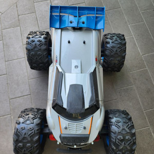 팀매직E6 몬스터트럭 RC카 방식이 팝니다