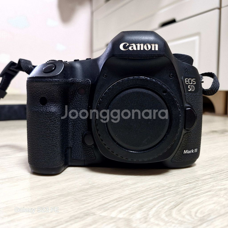 캐논 EOS 5D Mark III 직거래 70만원--4