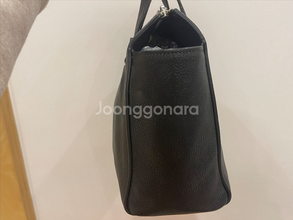 미우미우 블랙백--4