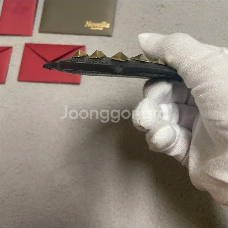 발렌티노 락스터드 카드지갑--4